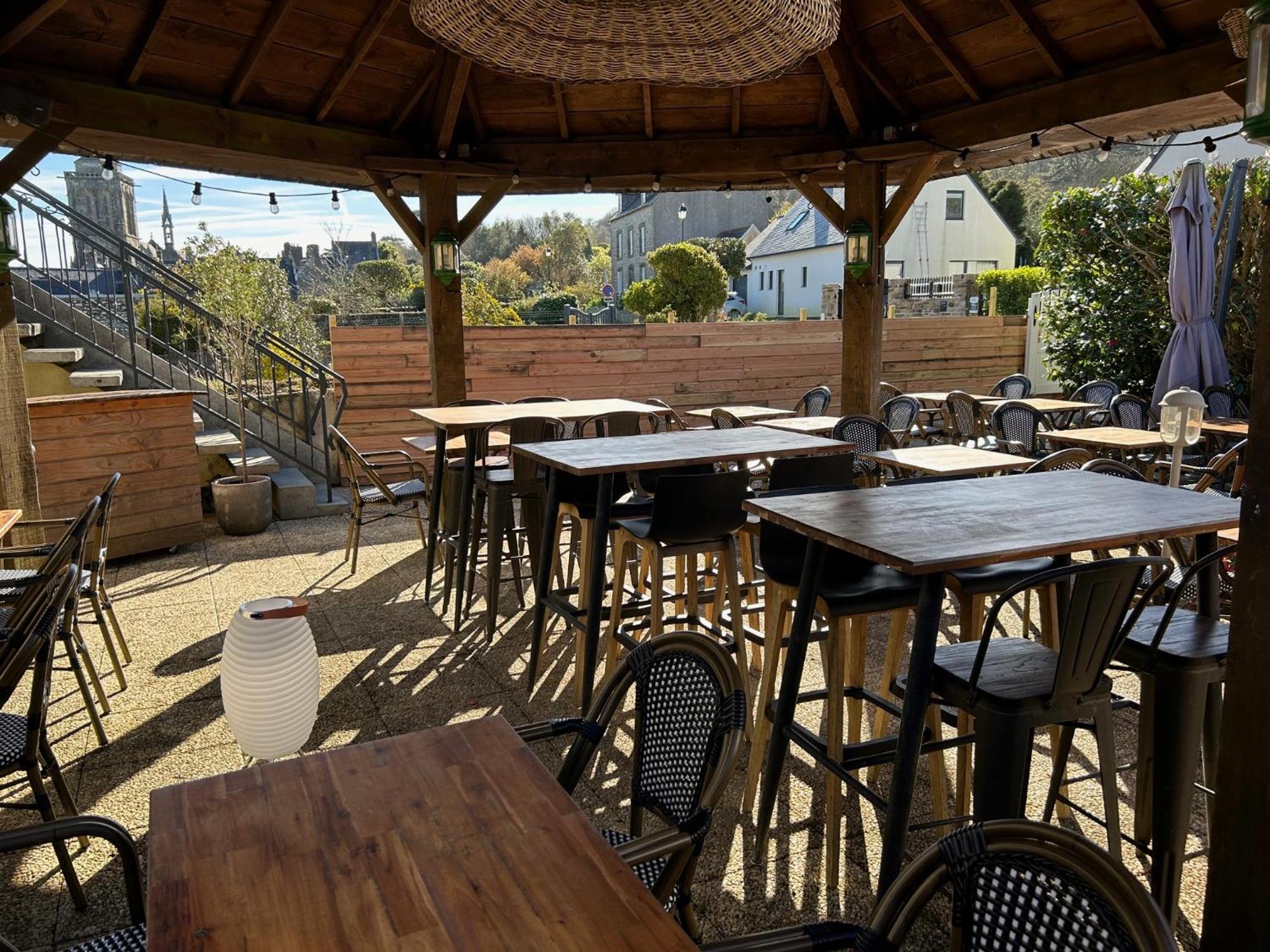 Logis Le Prieure Hotel Locronan Exterior foto