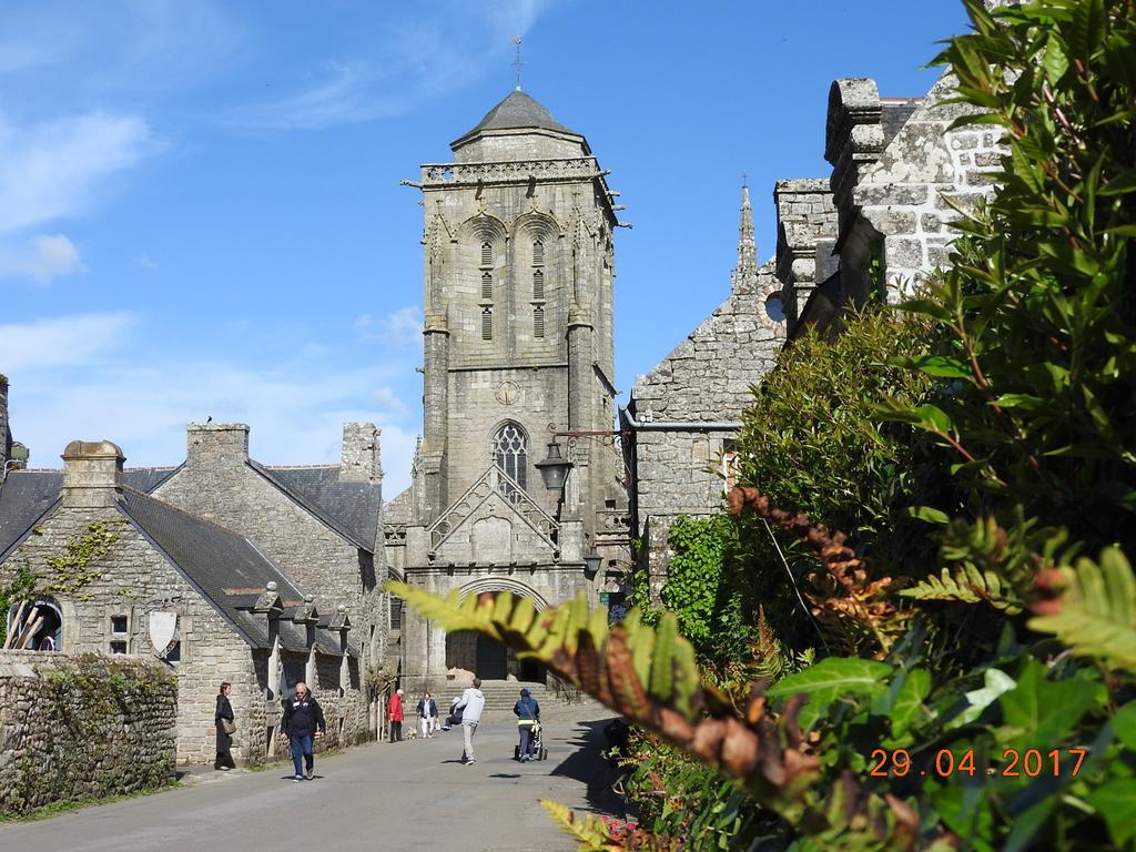 Logis Le Prieure Hotel Locronan Exterior foto
