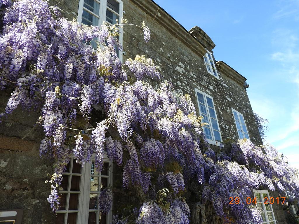Logis Le Prieure Hotel Locronan Exterior foto
