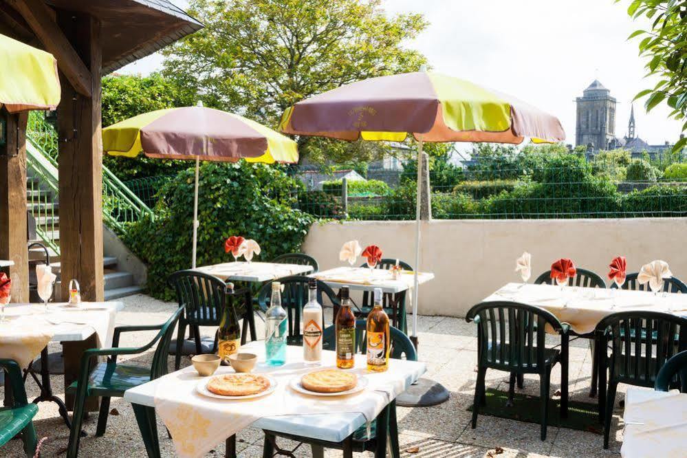 Logis Le Prieure Hotel Locronan Exterior foto